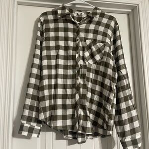 Maurices Women’s Green & White Plaid Shirt